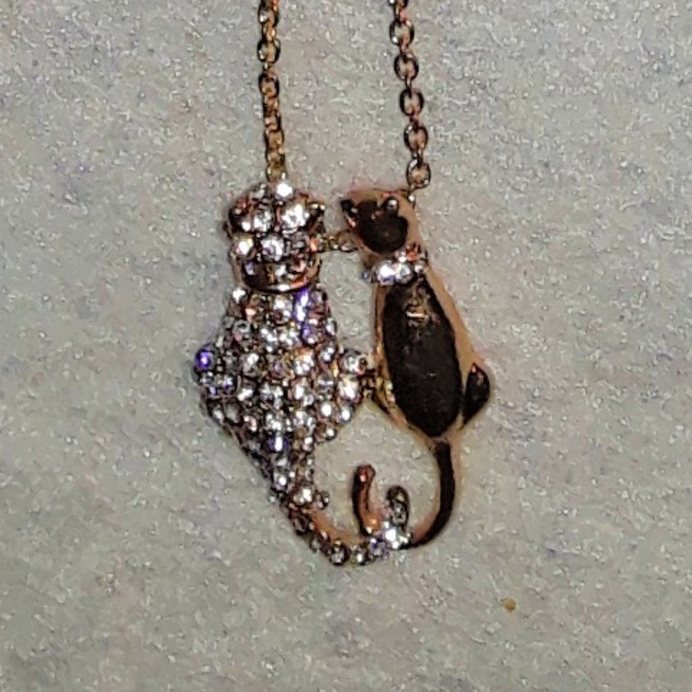 New Cuddling Cats Necklace - Picture 3 of 6